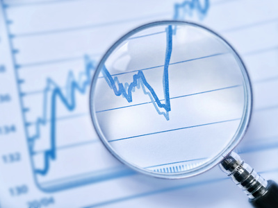 Travel surplus of Japan's international trade balance expands to 129.5 billion JPY in July 2015