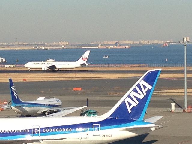 JAL and ANA struggled with passenger reductions on Europe routes in the New Year holiday period