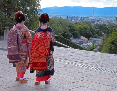 International visitors staying overnight in Kyoto in 2015 reached 35.1% of the total