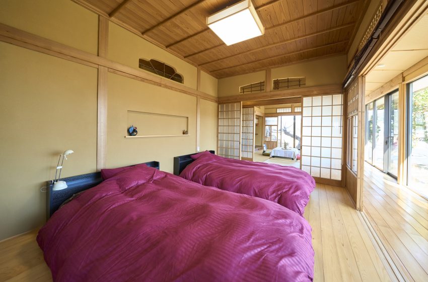  静岡県・熱海にヒノキ露天温泉付き貸別荘がオープン、旅先テレワークにも