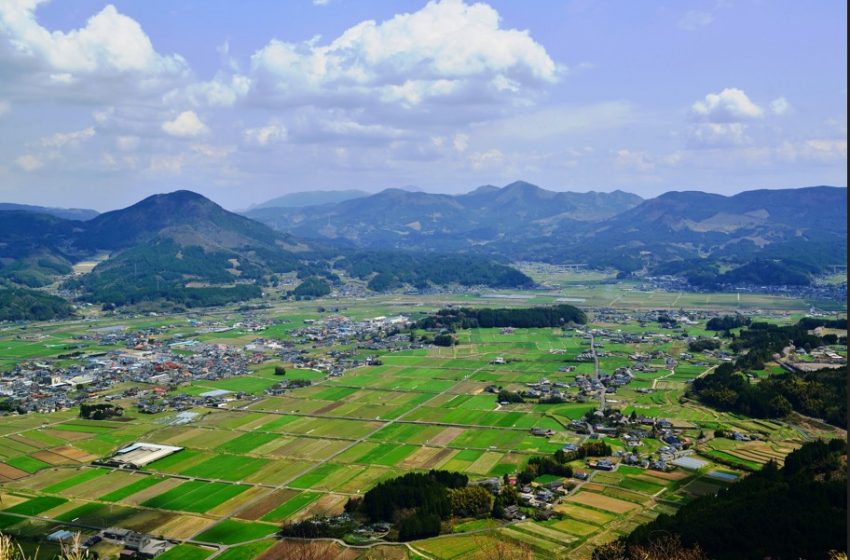 大分県・玖珠町(くすまち)、JALと連携し二拠点居住を促進、月4往復のマイルとレンタカー補助、お試し住宅も完備、6/30締切