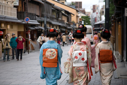 京都に宿泊する外国人、ついに全体の4割超に、中国は3か月連続で倍増　－2015年7月