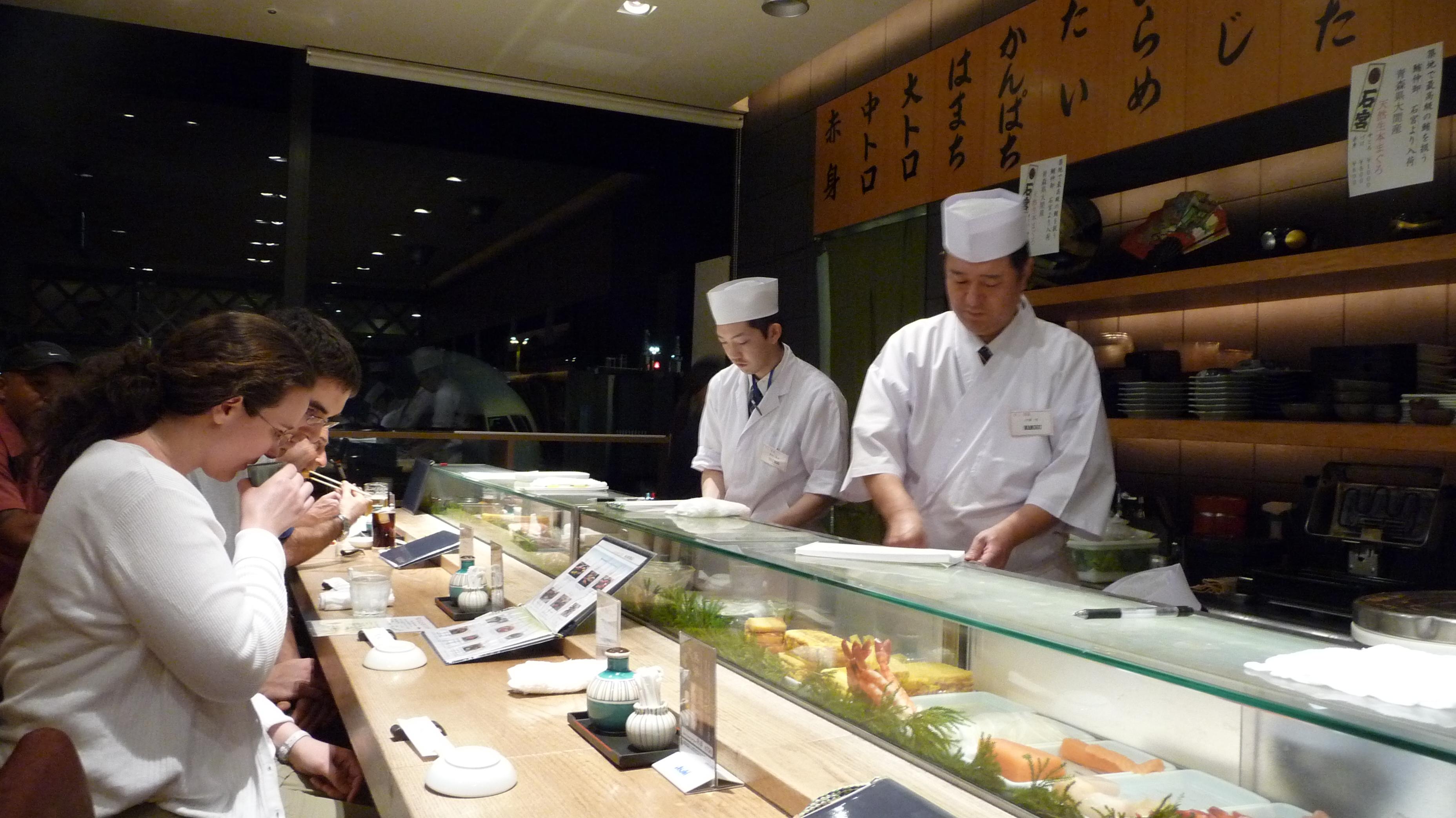 空港で人気の飲食店、No.1は成田の「すし京辰」、「551蓬莱軒」もランクイン　 -　トリップアドバイザー