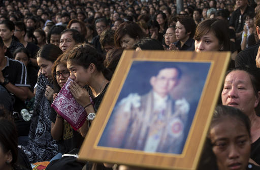 タイ国政府観光庁、国王崩御で服喪期間の旅行者に注意呼びかけ、観光地・交通機関など平常通り