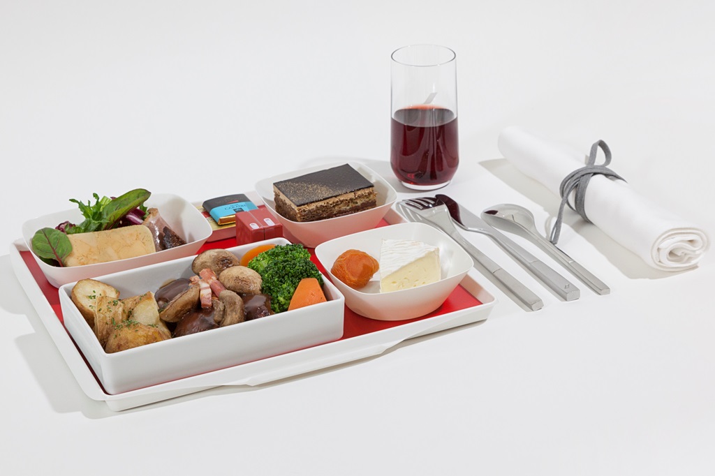 エールフランス航空、日本発フライトにも選択できる有料機内食を提供、マイルと交換可能で12ユーロから