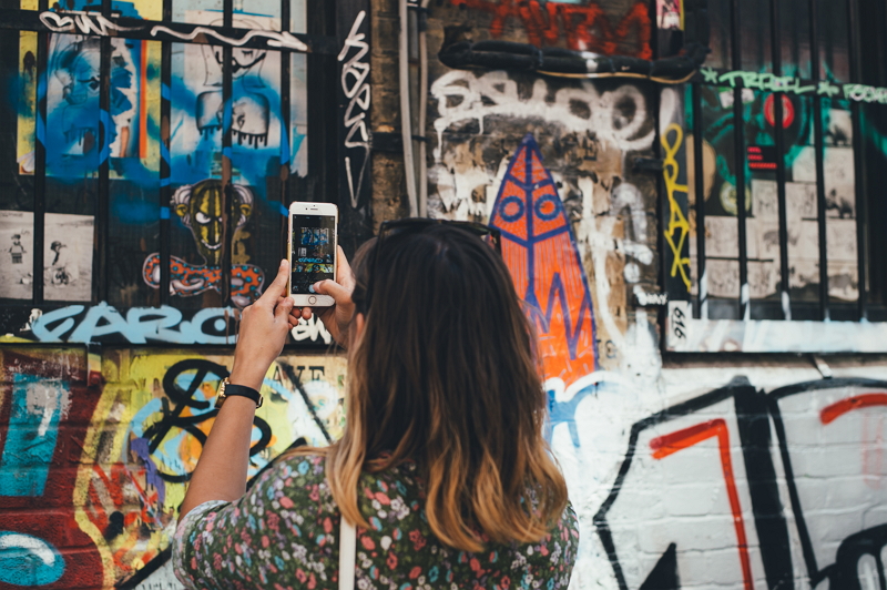 若年層のSNS利用は「経験のストック」、写真や動画をきっかけに行動する若者は8割超えに　―電通総研