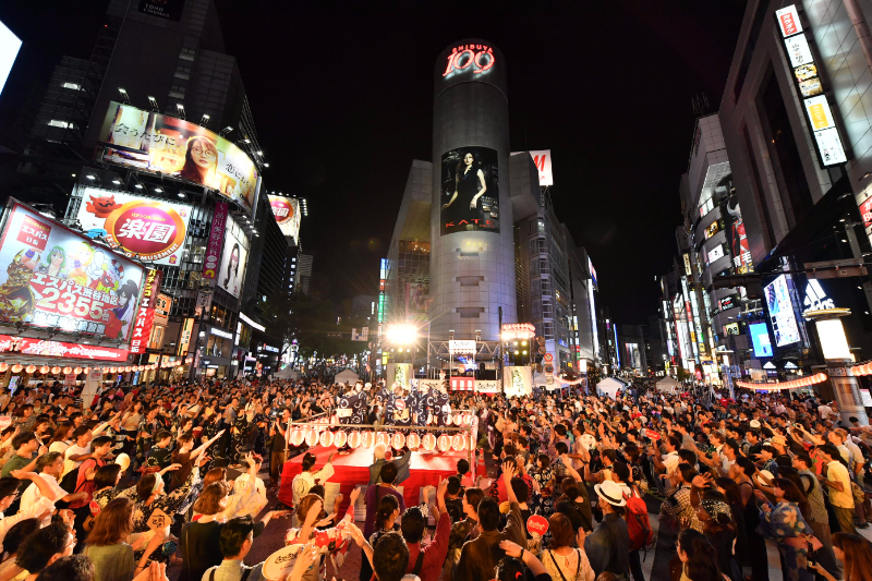 渋谷スクランブル交差点の「盆踊り大会」に来場者が約3万4000人【写真】