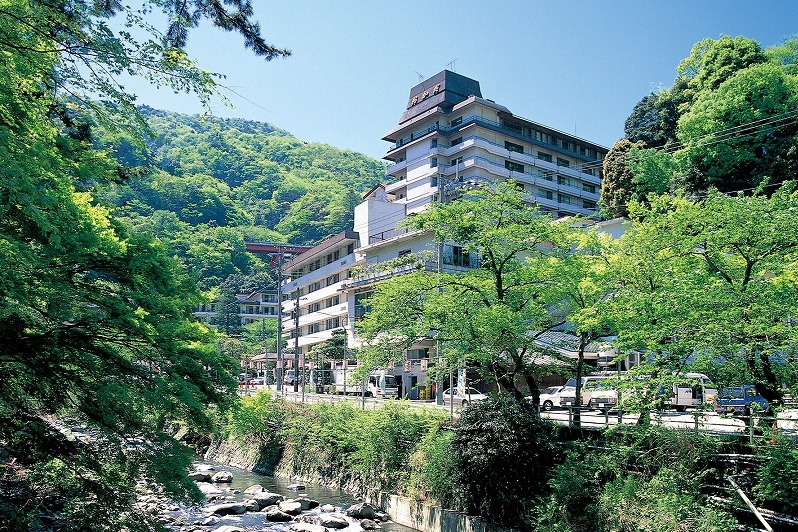 おもてなしで老舗旅館がAI（人工知能）を導入、自社サイト予約が2ケタ増も、箱根で始まった経営者の挑戦を取材した