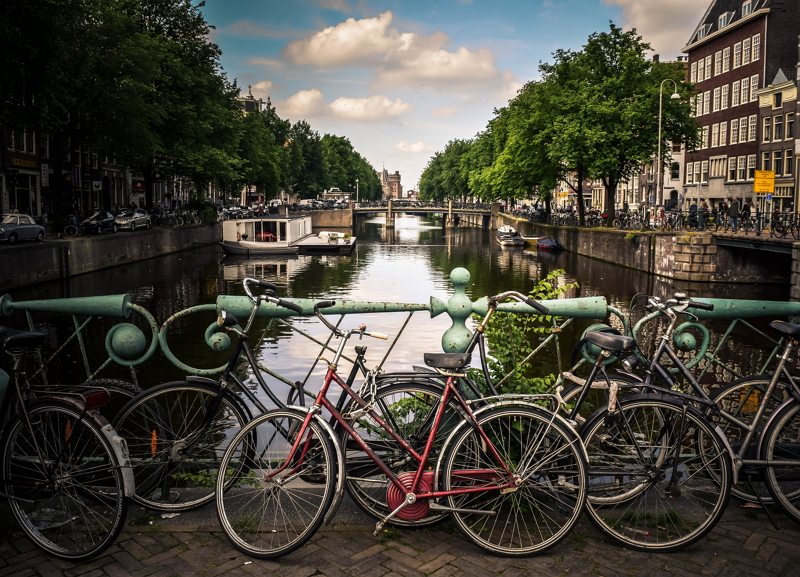 オーバーツーリズムとは？　観光客の増え過ぎ問題、アムステルダムは規制強化へ【外電】