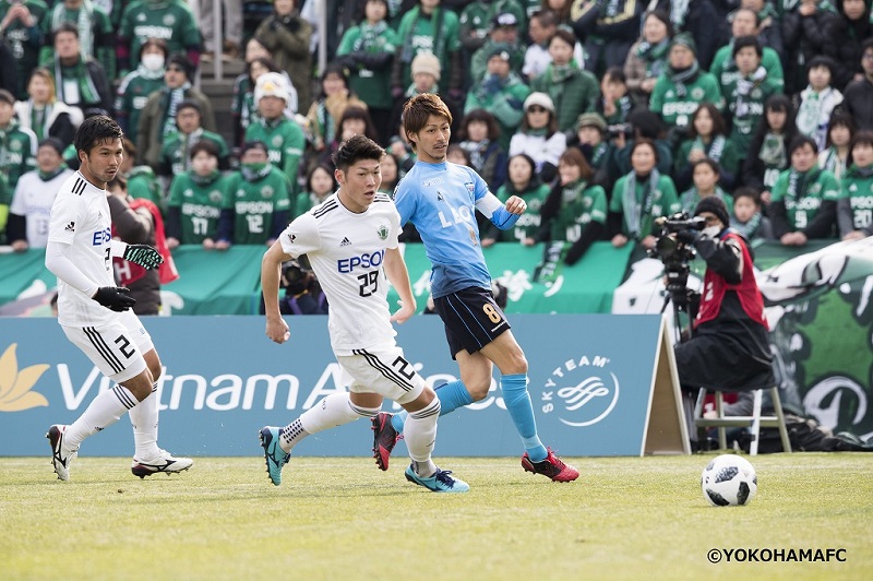 ベトナム航空、2年連続で「横浜FC」スポンサーに、ホーム試合にロゴ看板、ベトナム遠征のサポートも