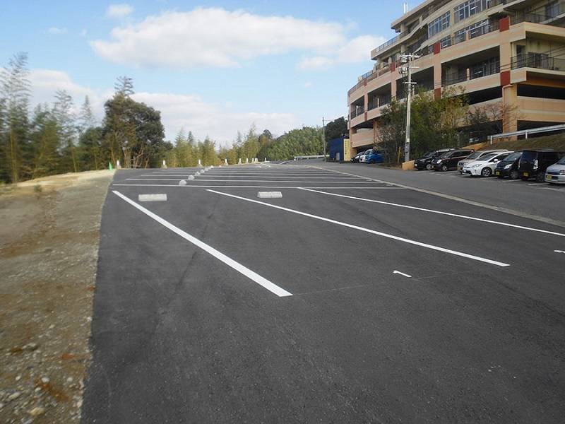 福岡市内に観光バス専用の時間貸駐車場、インバウンド急増による駐車場不足解消で、乗務員用宿泊施設も