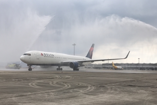 デルタ航空、関西／シアトル線を就航、機内食は全座席でミシュラン2つ星の和食を提供