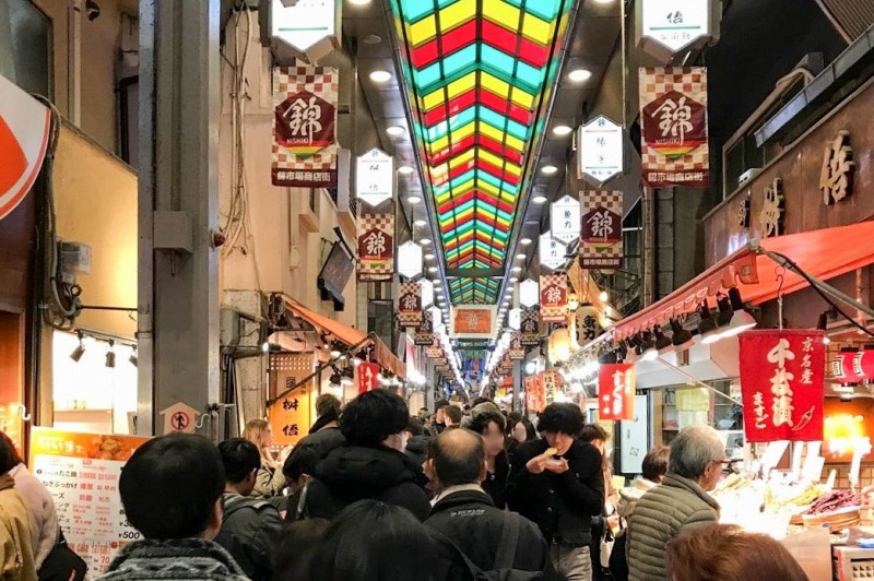 観光客急増に対して京都市が打ち出した具体策、市バスの混雑対策からAIによる予測活用まで