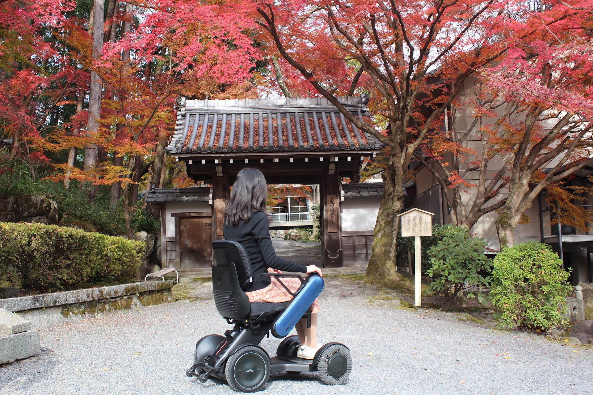 滋賀県大津市「麒麟がくる」ゆかりの寺でモビリティのシェアリング、WHILLでラストワンマイル支援