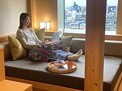 星野リゾート、「OMO」でテレワークプラン、テレビ会議用ライトや近隣店の出前サービス、1人1泊4500円から