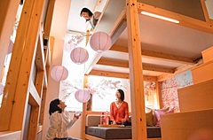 星野リゾート、OMO5東京大塚で「夜通し居酒屋お花見プラン」、客室を桜で飾り付け、飲み放題を提供