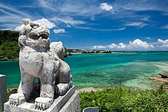 A World Heritage island in Okinawa Prefecture draws up a new tourism management plan to limit 1,200 visitors a day for sustainability