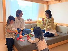 星野リゾートOMO大塚、親子向けに気分転換の宿泊プラン、「おもちゃビュッフェ」や「ママカフェ」を客室で
