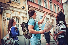 欧州の人気都市でオーバーツーリズムが再燃か、米国人旅行者の「リベンジ旅行」で、市民生活にも影響 
