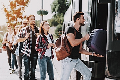 バスツアーの安全のカギは「行程表」、ヒヤリハット情報の共有へ、旅行会社とバス会社が「事故リスク低減」を議論　－トラベルボイスLIVEレポート（PR）