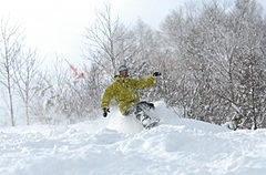 岐阜県飛騨市に宿泊でリフト券が半額に、市が助成、スキー場と周辺宿泊施設の利用促進