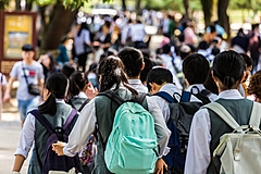 損保ジャパン子会社の「修学旅行キャンセル保険」、採用学校数が累計500校超に、コロナ5類移行後も不安の声