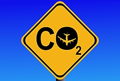 航空会社のサステナビリティ度を比較分析、CO2総排出量トップはアメリカン航空、2019年比では70%に抑制
