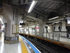浅草駅の裏側を探検する日帰りツアー、駅の貴賓室など非公開エリア見学や、構内放送で駅員体験