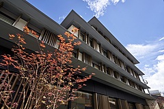 京都に新ホテル「KAYA 京都 二条城」開業、和モダン「大人の隠れ家」コンセプトで全57室