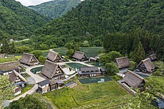 Airbnb Japan lists an unique local experience staying in a traditional architecture house in the World Heritage village of Toyama Prefecture 