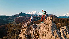 気候変動で変わる欧州アルプス登山、氷河の喪失で危険度が増大、専門ガイドの需要高まるも供給が追いつかず【外電】