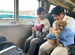 JR東日本、愛犬と列車の旅を楽しむ列車運行、ゲージなしでくつろぐ区間も、伊豆のツアーで臨時列車