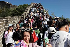 中国の大型連休「国慶節」2023実績、海外旅行で人気トップはビザ免除のタイ、1日あたり出入国者数は2019年比85%に回復