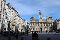 フランスの美食観光プロジェクトを現地取材した、リヨンから「美しい村々」まで、食文化でめぐる旅