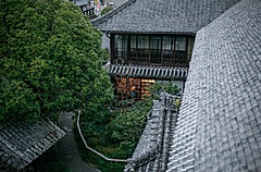 別府・鉄輪温泉で、登録有形文化財の旅館再生、「地獄蒸し」できるキッチンなど、地熱の恵み感じる滞在