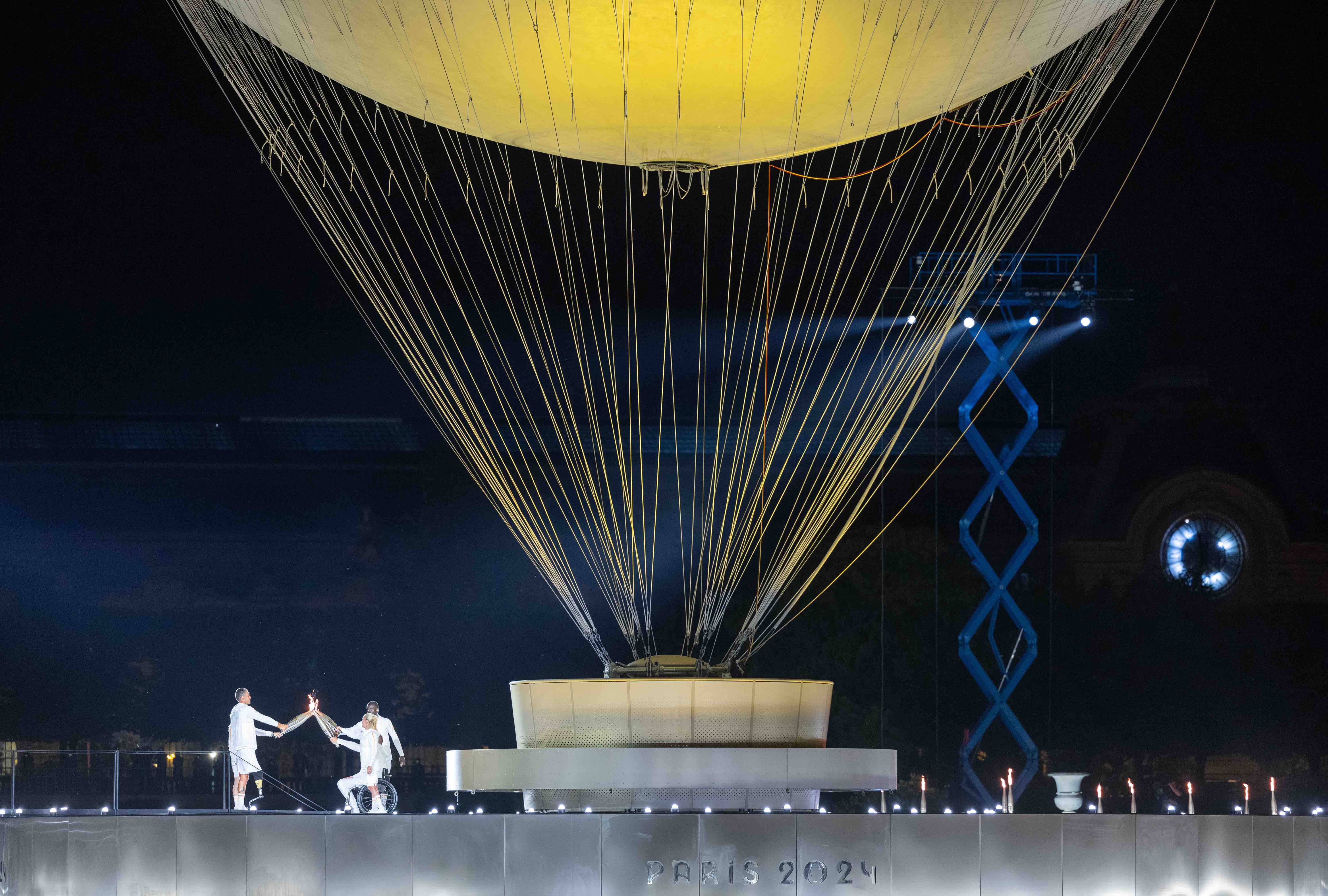 今夏、仏パリに五輪レガシーが続々登場、聖火バルーン打ち上げ、セーヌ川近くのプールなど|トラベルボイス(観光産業ニュース)