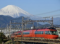 小田急グループ、タッチ決済乗車を拡大へ、小田急線や箱根登山電車など、インバウンド客の利便性を向客