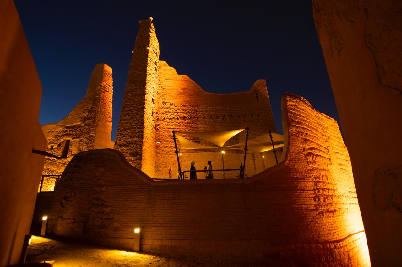 【出品10/19まで】大阪万博　サウジアラビア館　風景小物入れ 出品10/19まで】大阪万博 サウジアラビア館 風景小物入れ 万博