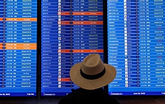 米・独立記念日の休暇期間、米国人旅行者数が過去最多に、航空運賃下落で欧州が人気、行き先は遠距離と近距離の二極化