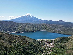 総合エンタメ企業アミューズ、富士山麓で1泊2日の観光プログラムを販売、自然・食など滞在・体験型で