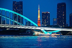 東京都・水上バス、11月はプレミアムな夜クルーズを実施、津軽三味線や落語のパフォーマンスを組合せ