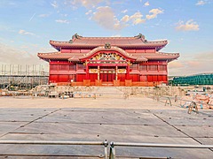 沖縄・首里城公園、年末年始限定で首里城正殿の工事エリアを特別公開、2026年1月4日まで