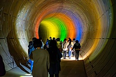 東京都、環状七号線地下の巨大トンネルを特別公開、首都圏外郭放水路との組合せなどバスツアーも展開
