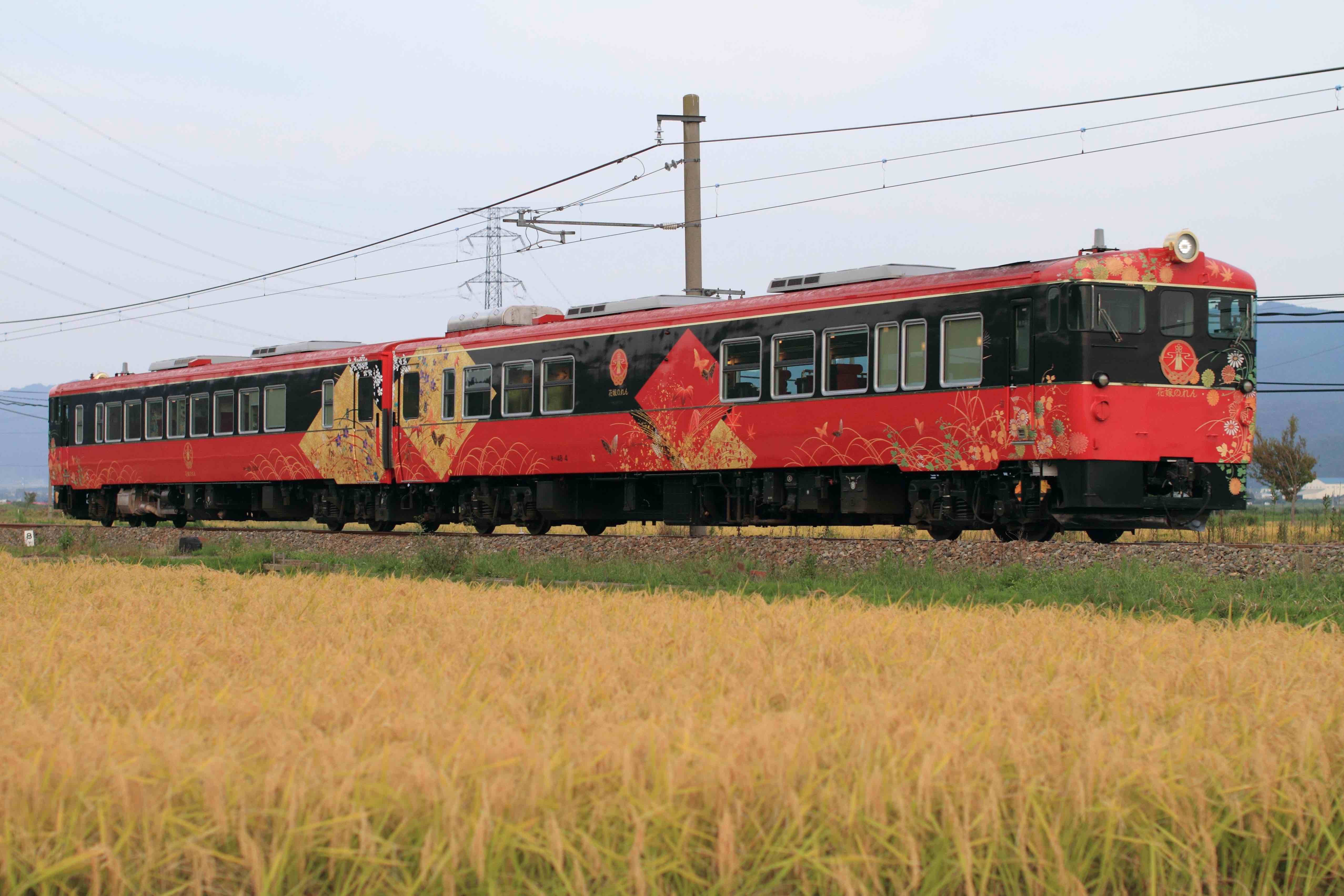 JR西日本、七尾線の観光列車「花嫁のれん」一般販売を再開、金沢／和倉