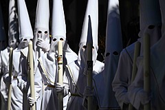 イラン情勢の影響で、スペインのイースター行列が人気に、安全な聖地巡礼先として