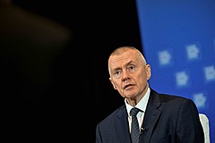 燃料供給のひっ迫で、苦境続く航空業界、デルタ航空は運航便数を削減