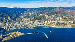熱海市の宿泊者数、2025年度は319万人で過去最高水準、宿泊税初年度は想定上回る