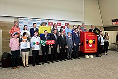 パスポート申請手数料引き下げが目前、海外旅行2000万人の早期達成へ、観光庁や日本旅行業協会が共同会見