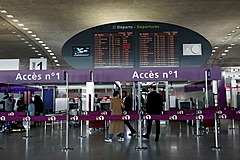 欧州、航空旅客の権利の改定で合意、3時間遅延補償を維持、機内持ち込み手荷物料金の透明化も