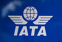 世界の航空旅客数がパンデミック後初の減少、燃料高騰で収益下方修正の懸念、業界再編の動きも